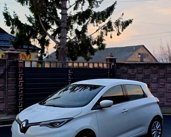 Белый Рено Зое, объемом двигателя 0 л и пробегом 16 тыс. км за 12999 $, фото 25 на Automoto.ua