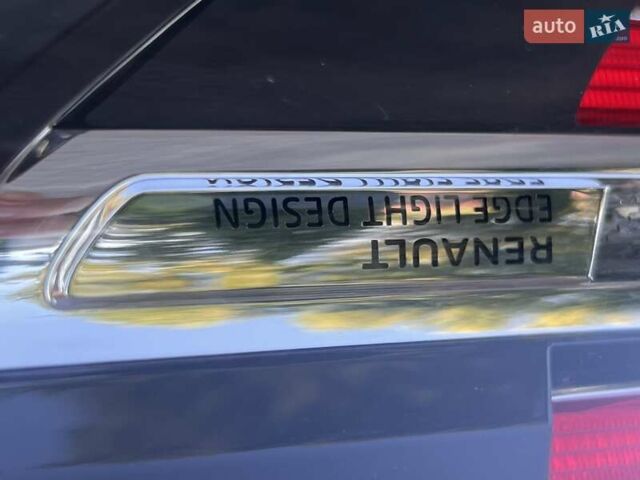 Белый Рено Зое, объемом двигателя 0 л и пробегом 70 тыс. км за 11999 $, фото 12 на Automoto.ua