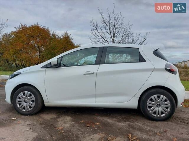 Белый Рено Зое, объемом двигателя 0 л и пробегом 73 тыс. км за 11100 $, фото 4 на Automoto.ua
