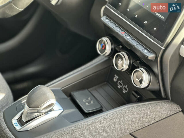 Белый Рено Зое, объемом двигателя 0 л и пробегом 25 тыс. км за 12300 $, фото 46 на Automoto.ua