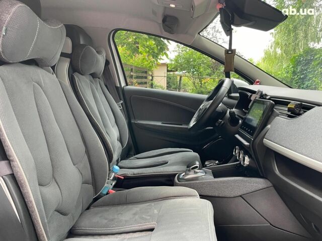 Белый Рено Зое, объемом двигателя 0 л и пробегом 34 тыс. км за 13990 $, фото 20 на Automoto.ua