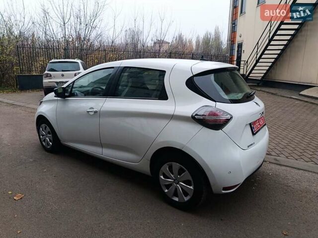 Белый Рено Зое, объемом двигателя 0 л и пробегом 82 тыс. км за 11600 $, фото 6 на Automoto.ua