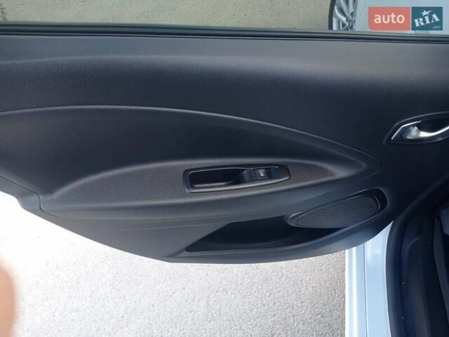 Белый Рено Зое, объемом двигателя 0 л и пробегом 110 тыс. км за 11625 $, фото 14 на Automoto.ua