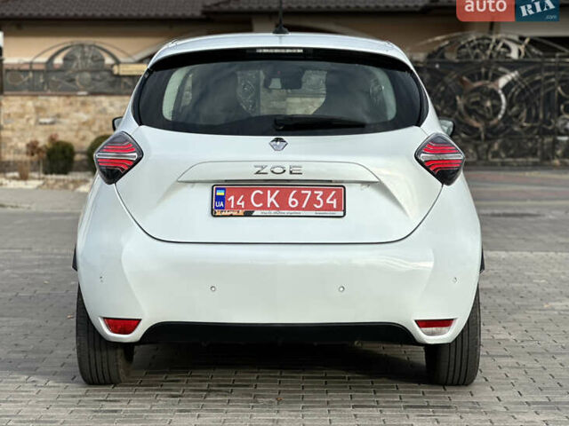 Белый Рено Зое, объемом двигателя 0 л и пробегом 106 тыс. км за 11400 $, фото 8 на Automoto.ua