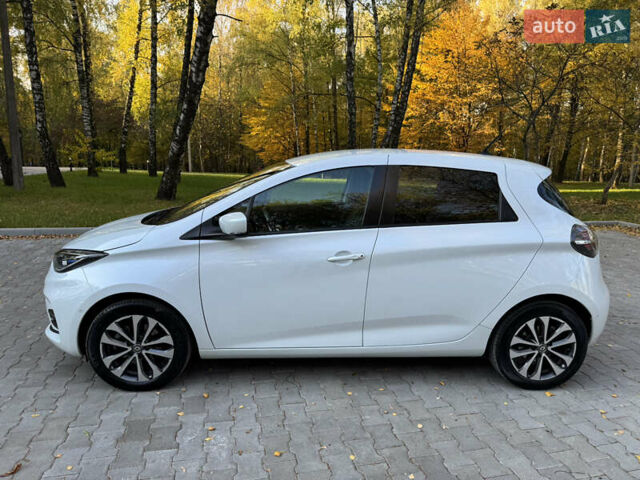 Белый Рено Зое, объемом двигателя 0 л и пробегом 33 тыс. км за 13800 $, фото 1 на Automoto.ua