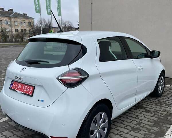 Белый Рено Зое, объемом двигателя 0 л и пробегом 58 тыс. км за 11996 $, фото 18 на Automoto.ua