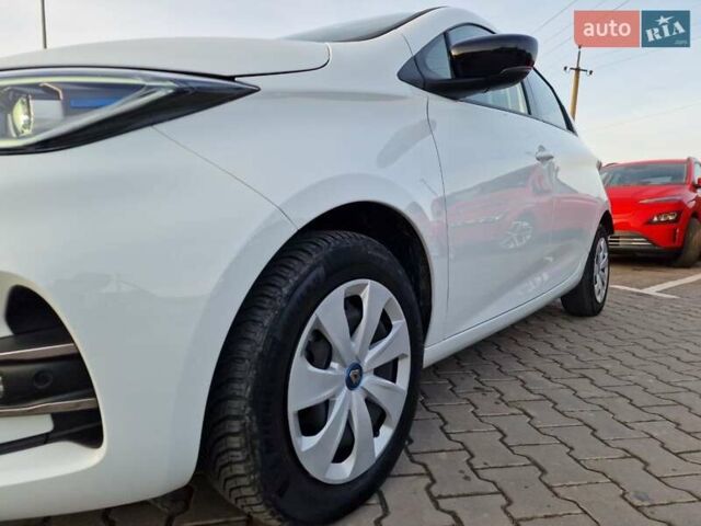 Білий Рено Зое, об'ємом двигуна 0 л та пробігом 30 тис. км за 12900 $, фото 8 на Automoto.ua