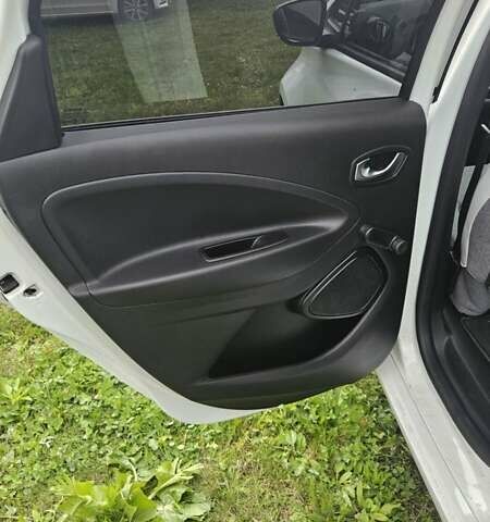 Рено Зое 2021 в Тернополе на Automoto.ua Белый Рено Зое, объемом двигателя 0 л и пробегом 51 тыс. км за 12999 $, фото 37 на Automoto.ua