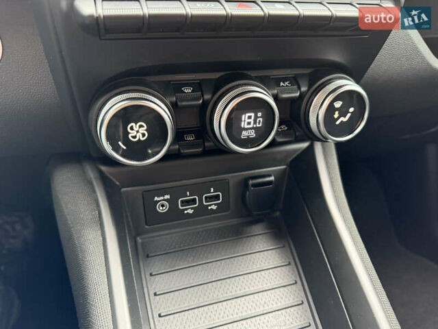 Белый Рено Зое, объемом двигателя 0 л и пробегом 35 тыс. км за 13900 $, фото 26 на Automoto.ua