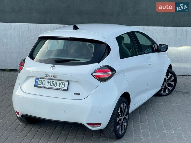 Белый Рено Зое, объемом двигателя 0 л и пробегом 47 тыс. км за 13799 $, фото 18 на Automoto.ua
