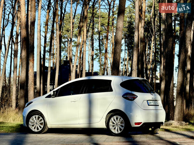 Белый Рено Зое, объемом двигателя 0 л и пробегом 40 тыс. км за 14200 $, фото 6 на Automoto.ua