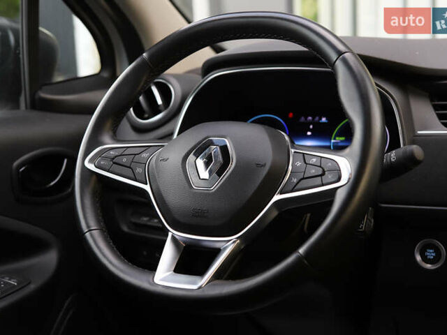 Белый Рено Зое, объемом двигателя 0 л и пробегом 19 тыс. км за 14400 $, фото 86 на Automoto.ua