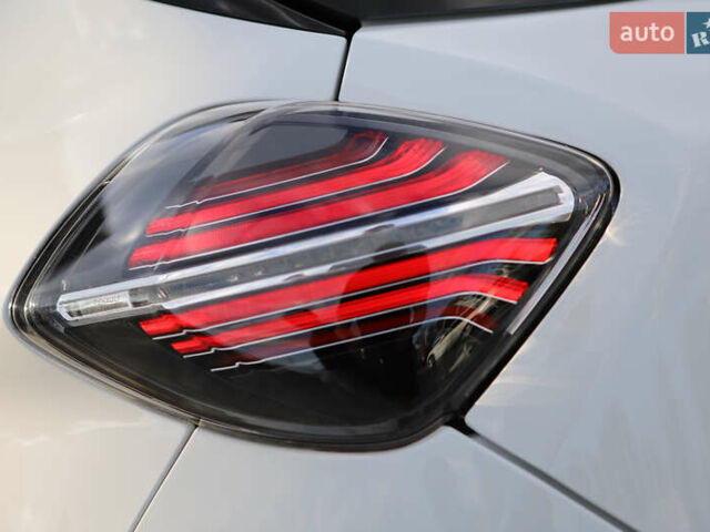 Белый Рено Зое, объемом двигателя 0 л и пробегом 19 тыс. км за 14400 $, фото 46 на Automoto.ua