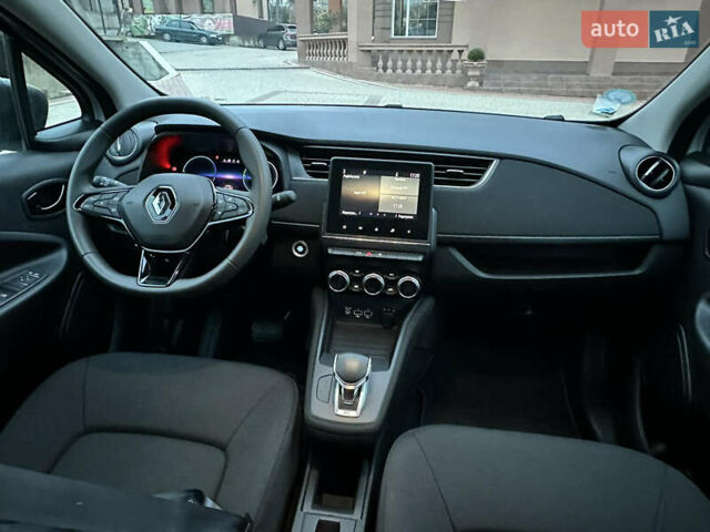 Белый Рено Зое, объемом двигателя 0 л и пробегом 26 тыс. км за 12200 $, фото 9 на Automoto.ua