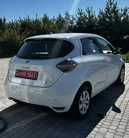 Белый Рено Зое, объемом двигателя 0 л и пробегом 62 тыс. км за 13150 $, фото 11 на Automoto.ua