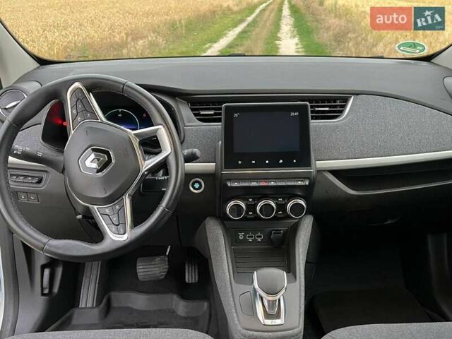 Белый Рено Зое, объемом двигателя 0 л и пробегом 50 тыс. км за 13550 $, фото 10 на Automoto.ua