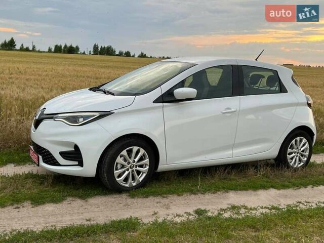 Белый Рено Зое, объемом двигателя 0 л и пробегом 50 тыс. км за 13550 $, фото 1 на Automoto.ua