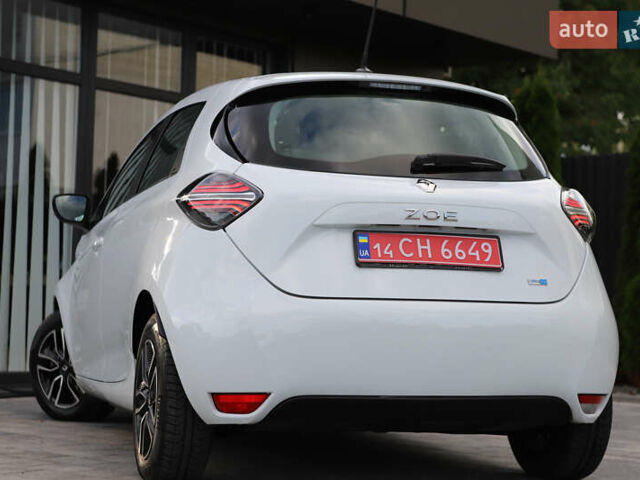 Белый Рено Зое, объемом двигателя 0 л и пробегом 19 тыс. км за 14400 $, фото 36 на Automoto.ua