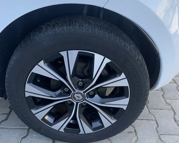 Білий Рено Зое, об'ємом двигуна 0 л та пробігом 69 тис. км за 13500 $, фото 19 на Automoto.ua