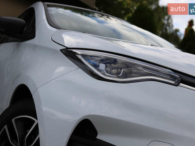 Белый Рено Зое, объемом двигателя 0 л и пробегом 19 тыс. км за 14400 $, фото 35 на Automoto.ua