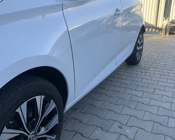 Білий Рено Зое, об'ємом двигуна 0 л та пробігом 69 тис. км за 13500 $, фото 6 на Automoto.ua