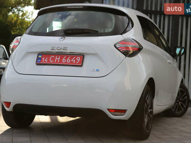 Белый Рено Зое, объемом двигателя 0 л и пробегом 19 тыс. км за 14400 $, фото 40 на Automoto.ua