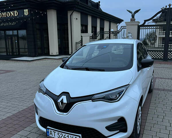 Белый Рено Зое, объемом двигателя 0 л и пробегом 26 тыс. км за 12200 $, фото 2 на Automoto.ua
