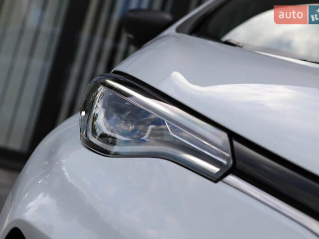 Белый Рено Зое, объемом двигателя 0 л и пробегом 19 тыс. км за 14400 $, фото 34 на Automoto.ua