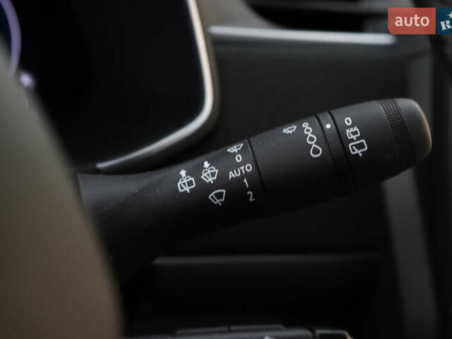 Белый Рено Зое, объемом двигателя 0 л и пробегом 19 тыс. км за 14400 $, фото 68 на Automoto.ua