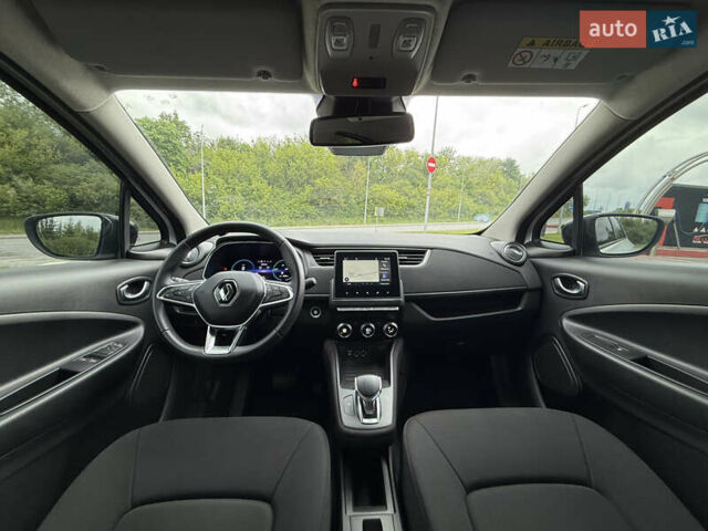 Белый Рено Зое, объемом двигателя 0 л и пробегом 35 тыс. км за 13900 $, фото 3 на Automoto.ua