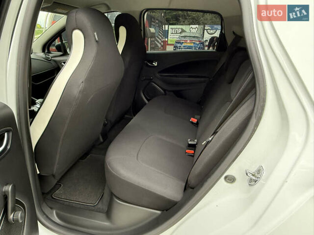 Белый Рено Зое, объемом двигателя 0 л и пробегом 35 тыс. км за 13900 $, фото 16 на Automoto.ua