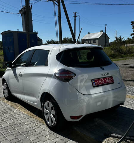 Белый Рено Зое, объемом двигателя 0 л и пробегом 62 тыс. км за 13150 $, фото 12 на Automoto.ua