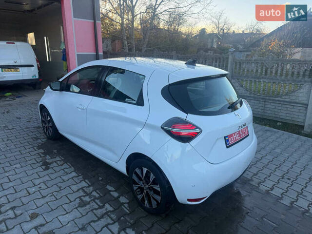 Белый Рено Зое, объемом двигателя 0 л и пробегом 69 тыс. км за 12900 $, фото 7 на Automoto.ua