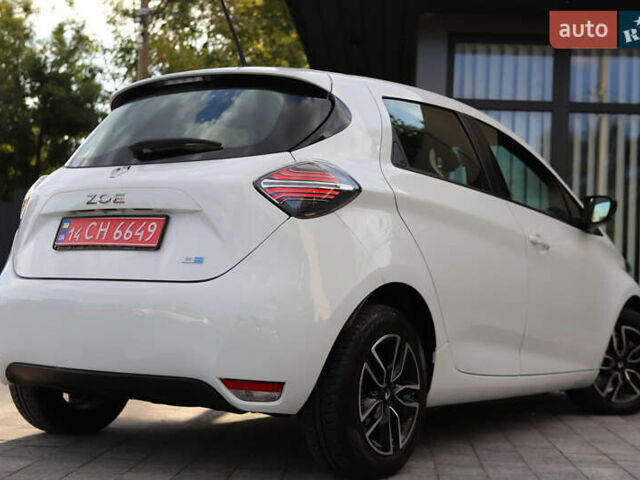 Белый Рено Зое, объемом двигателя 0 л и пробегом 19 тыс. км за 14400 $, фото 42 на Automoto.ua