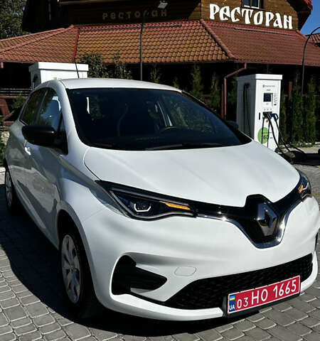 Белый Рено Зое, объемом двигателя 0 л и пробегом 62 тыс. км за 13150 $, фото 6 на Automoto.ua