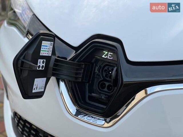 Рено Зое 2022 в Ровно на Automoto.ua Белый Рено Зое, объемом двигателя 0 л и пробегом 25 тыс. км за 14700 $, фото 37 на Automoto.ua
