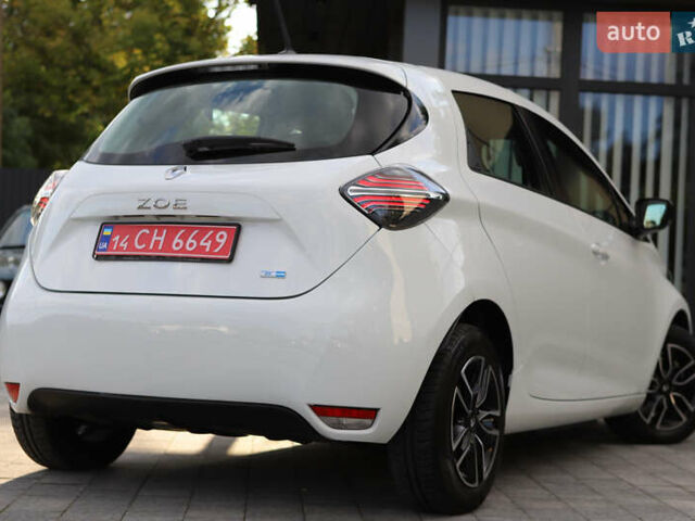 Белый Рено Зое, объемом двигателя 0 л и пробегом 19 тыс. км за 14400 $, фото 41 на Automoto.ua