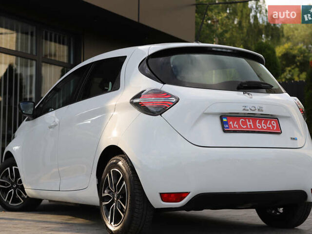 Белый Рено Зое, объемом двигателя 0 л и пробегом 19 тыс. км за 14400 $, фото 38 на Automoto.ua