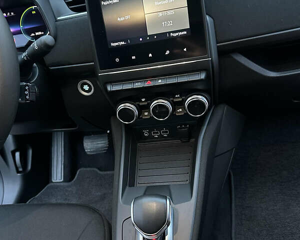 Белый Рено Зое, объемом двигателя 0 л и пробегом 26 тыс. км за 12200 $, фото 10 на Automoto.ua