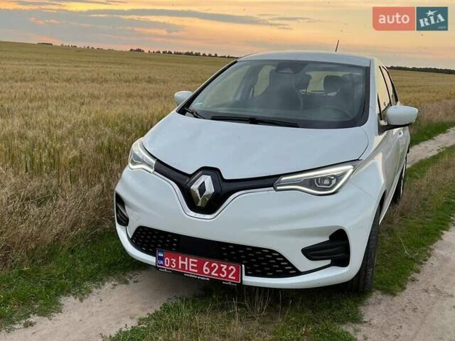 Белый Рено Зое, объемом двигателя 0 л и пробегом 50 тыс. км за 13550 $, фото 5 на Automoto.ua