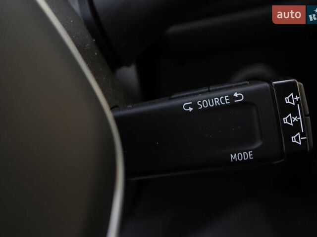 Белый Рено Зое, объемом двигателя 0 л и пробегом 19 тыс. км за 14400 $, фото 69 на Automoto.ua