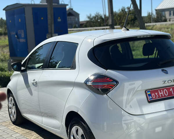 Белый Рено Зое, объемом двигателя 0 л и пробегом 62 тыс. км за 13150 $, фото 10 на Automoto.ua
