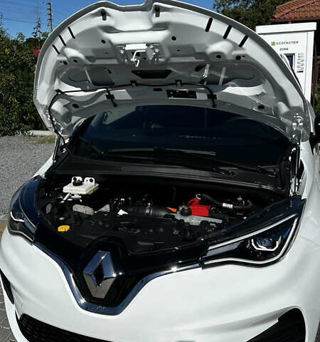 Белый Рено Зое, объемом двигателя 0 л и пробегом 62 тыс. км за 13150 $, фото 30 на Automoto.ua