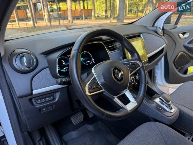 Білий Рено Зое, об'ємом двигуна 0 л та пробігом 37 тис. км за 14499 $, фото 95 на Automoto.ua