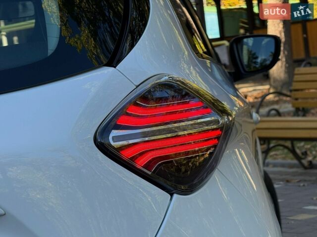Білий Рено Зое, об'ємом двигуна 0 л та пробігом 37 тис. км за 14499 $, фото 66 на Automoto.ua