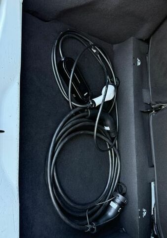 Білий Рено Зое, об'ємом двигуна 0 л та пробігом 38 тис. км за 13999 $, фото 47 на Automoto.ua