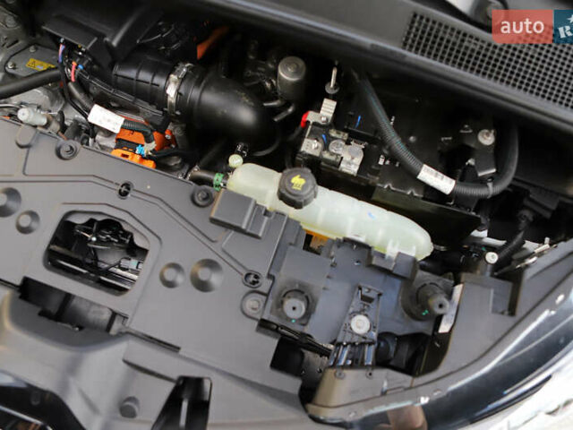 Белый Рено Зое, объемом двигателя 0 л и пробегом 19 тыс. км за 14400 $, фото 100 на Automoto.ua