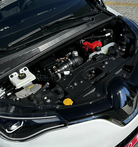 Белый Рено Зое, объемом двигателя 0 л и пробегом 62 тыс. км за 13150 $, фото 19 на Automoto.ua