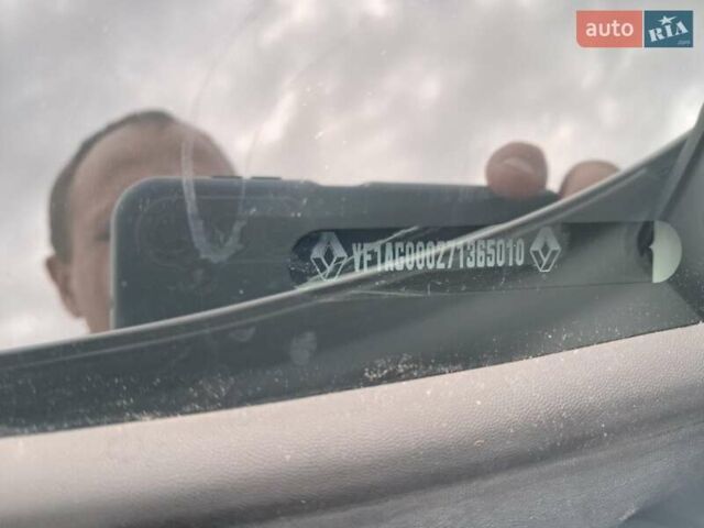 Білий Рено Зое, об'ємом двигуна 0 л та пробігом 12 тис. км за 14800 $, фото 80 на Automoto.ua