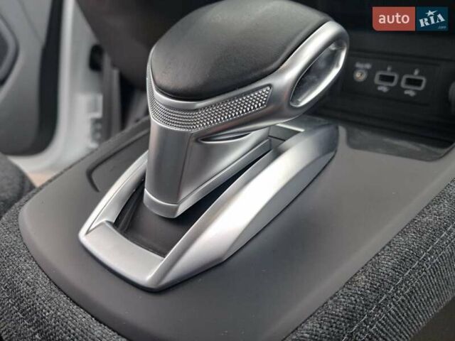 Білий Рено Зое, об'ємом двигуна 0 л та пробігом 12 тис. км за 14800 $, фото 36 на Automoto.ua